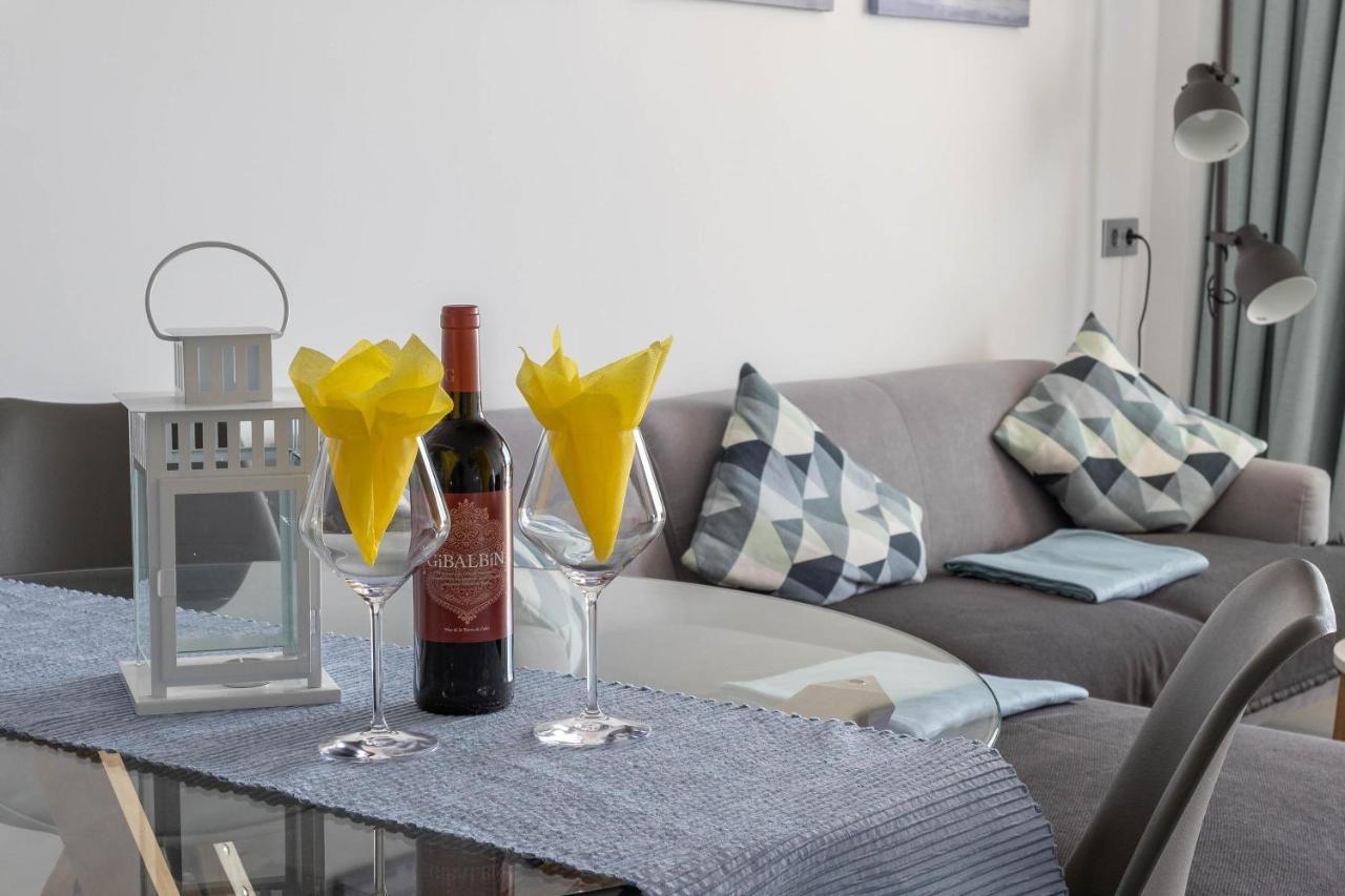 Apartment Arce Frontline Seaview نيرخا المظهر الخارجي الصورة