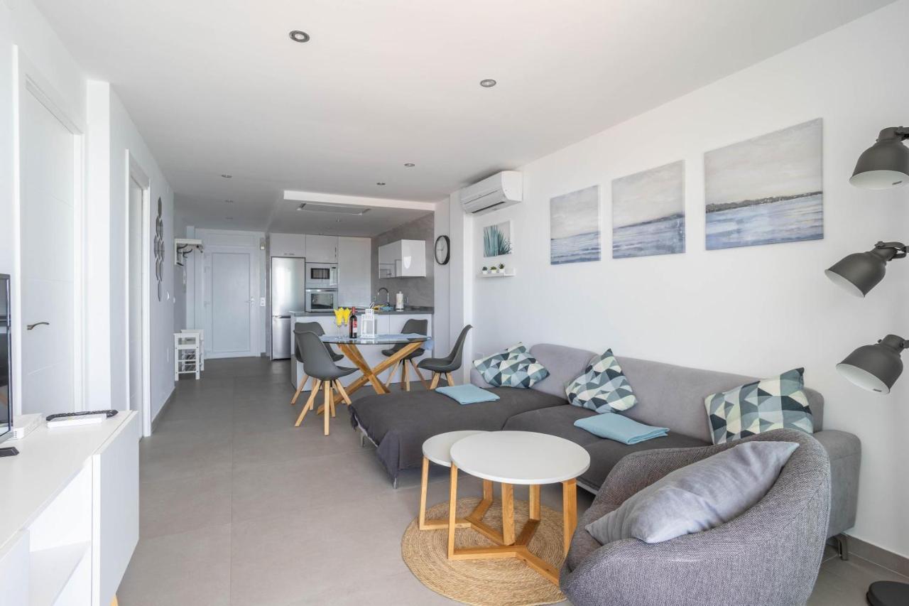Apartment Arce Frontline Seaview نيرخا المظهر الخارجي الصورة