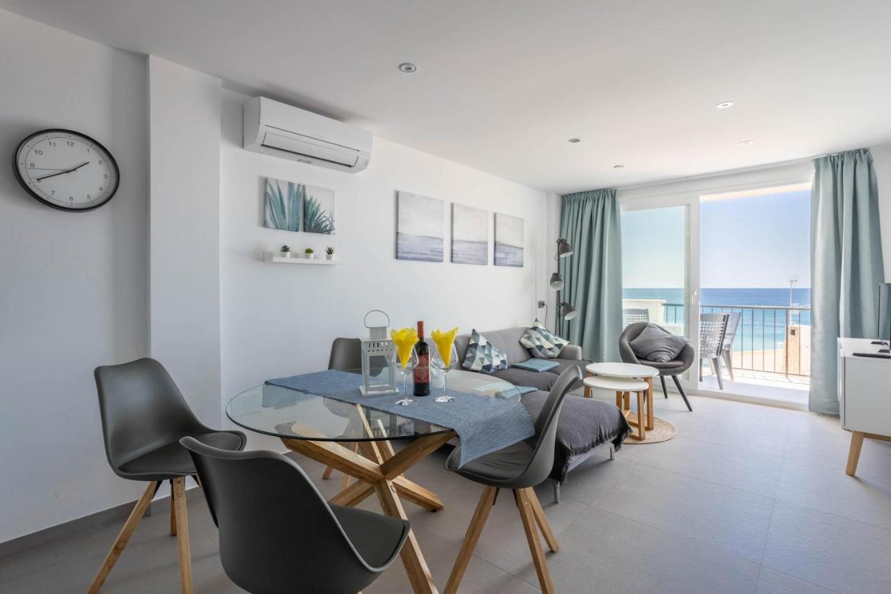 Apartment Arce Frontline Seaview نيرخا المظهر الخارجي الصورة