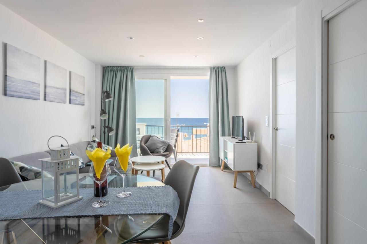 Apartment Arce Frontline Seaview نيرخا المظهر الخارجي الصورة