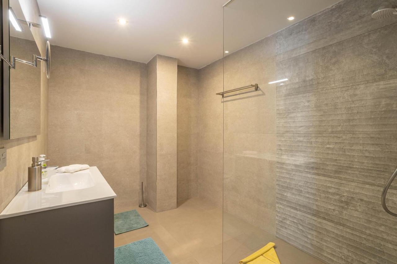 Apartment Arce Frontline Seaview نيرخا المظهر الخارجي الصورة